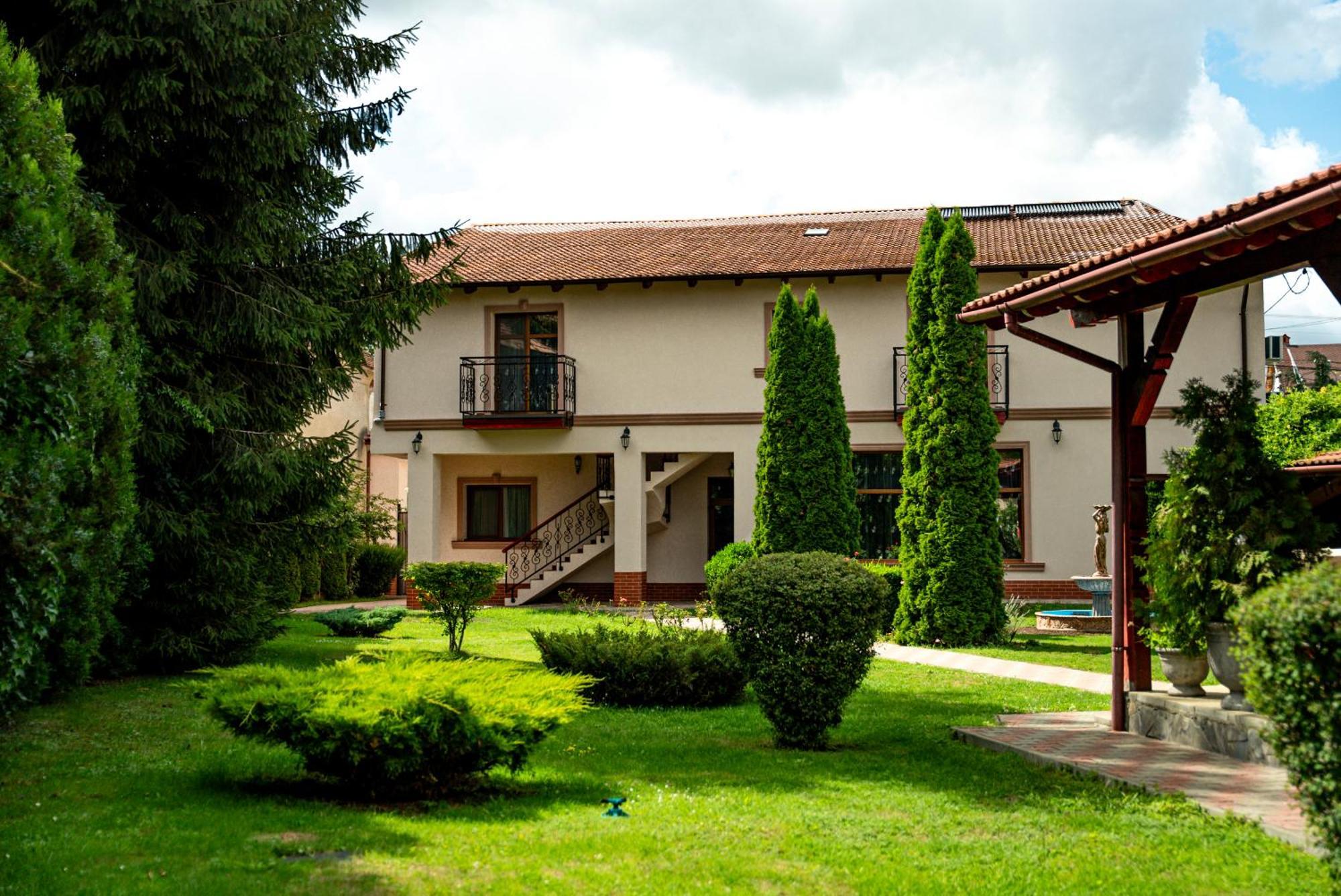 Boutique Marlen Bed & Breakfast Ghimbav Dış mekan fotoğraf